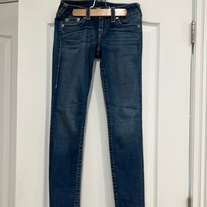 Amazing flattering jeans with iconic true religion u on back pockets
